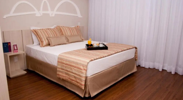Люкс Superior FLAT NO MERCURE BRASÍLIA LIDER, COM LIMPEZA DIÁRIA GRÁTIS, AO LADO DA ESPLANADA DOS MINISTÉRIOS, ESTÁDIO MANÉ GARRINCHA E CENTRO DE CONVENÇÕES, COM PISCINA, ACADEMIA, RESTAURANTE, RECEPÇÃO 24HS By REI DOS FLATS