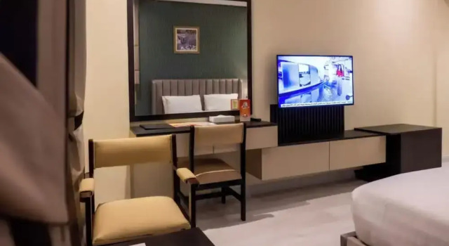 Люкс Capital O 126 Manama Tower Hotel