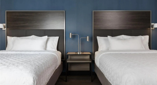 Четырёхместный номер Standard Tru By Hilton Montréal centre-ville
