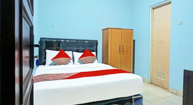 Номер Standard Hotel O J&b Rooms Tomang