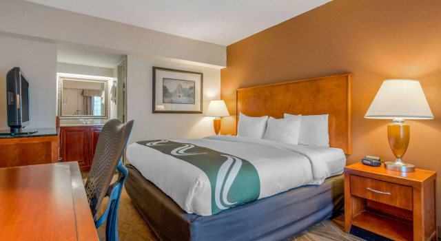 Номер Business Quality Inn Savannah Historic District