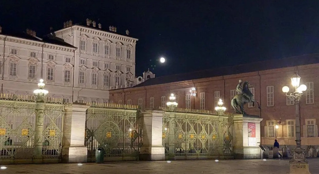LUCRECE holiday apartment, Prenota Appartamento Torino Piemonte