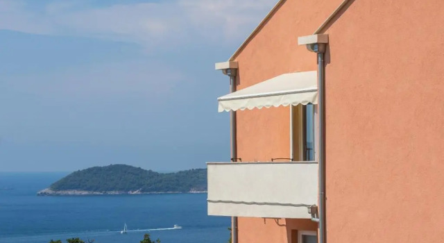Апартаменты с 2 комнатами с балконом и с видом на море Apartments Nina - Orasac
