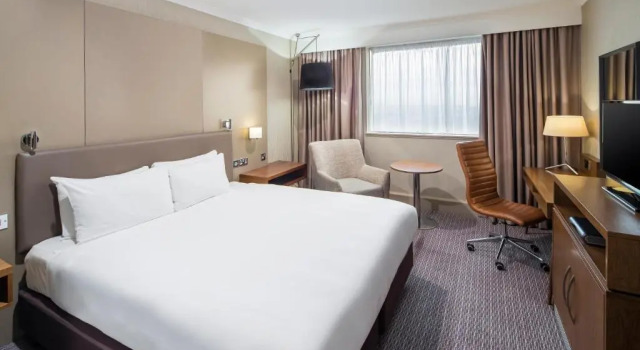 Четырёхместный номер Standard Crowne Plaza Glasgow by IHG