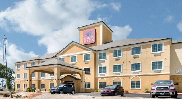 Номер Standard Comfort Suites Odessa near University
