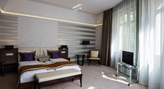 Номер Deluxe Grand Hotel Glorius Makó