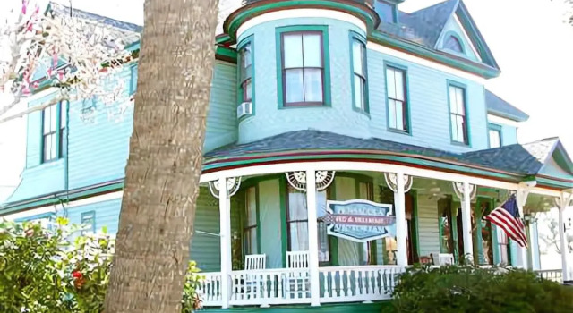 Pensacola Victorian Bed & Breakfast, Prenota Bed & breakfast Pensacola Beach Panhandle Florida