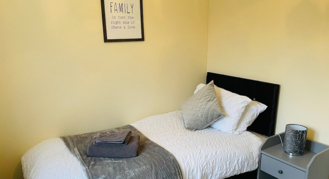 Cozy Derby 4 Bed, Sleeps 7, Hot Tub & Games Room, Забронировать Отель Дерби Дербишир