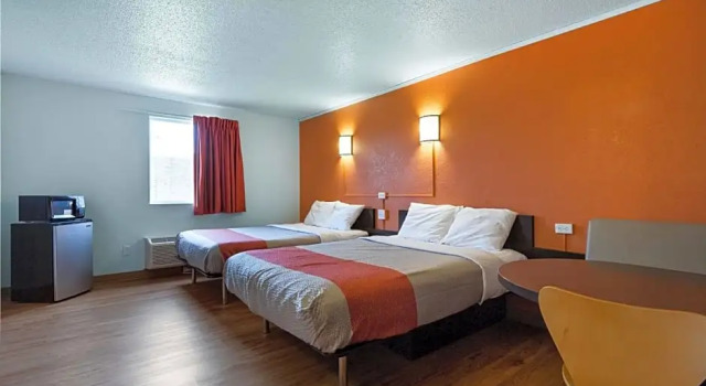 Четырёхместный номер Standard Motel 6 Lincoln, IL