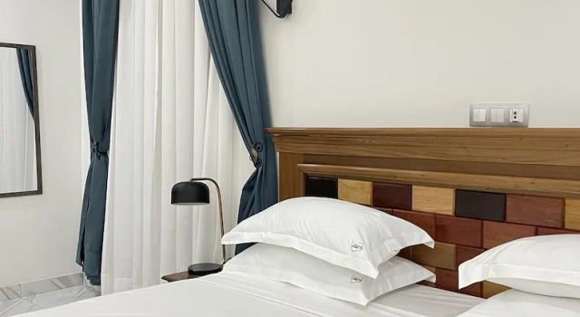 Полулюкс Shalom City Hotel