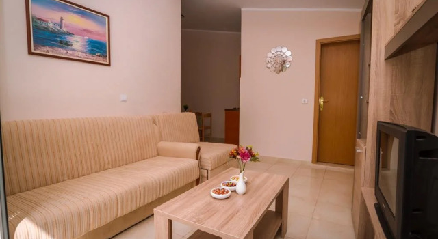 Villa Del Mar, Book Villa Hotels in Sutomore with Breakfast, Breakfasts