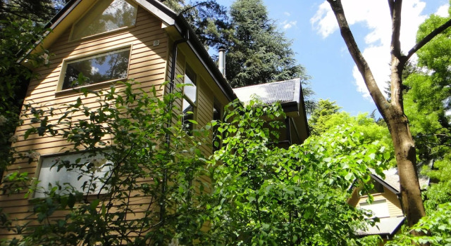 Коттедж с балконом Lochiel Luxury Accommodation