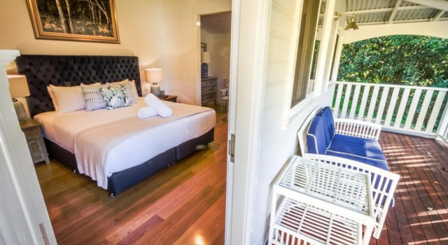 Bangalow Guesthouse, Забронировать Отель Бангало Byron Bay Hinterland, рядом с Исторический музей и чайные комнаты Бангалова