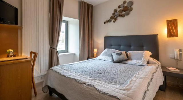Двухместный номер Standard Logis Hôtel Restaurant de la Poste et La Grange Détente, espace bien-être