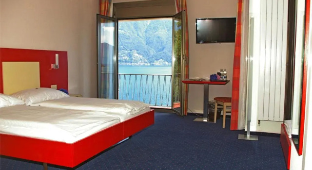 Трёхместный номер Standard с балконом и с видом на озеро Hotel Arancio