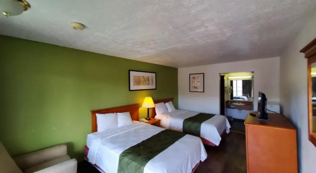 Четырёхместный номер Standard Knights Stay Inn Frankfort