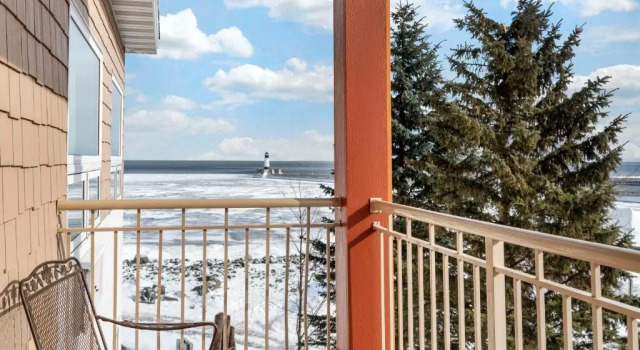 Люкс с видом на озеро Lift Bridge Lodge, an Ascend Collection Hotel