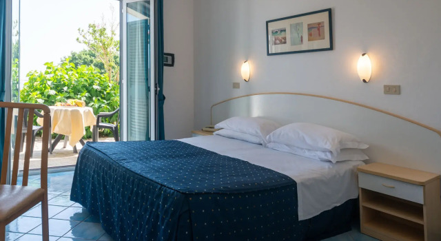 Hotel Villa Ireos, Забронировать Отель Искья остров Искья