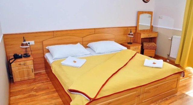 Nefelejcs Hotel, Book Hotel Zsórifürdő 