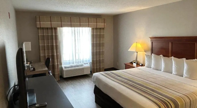 Номер Standard Country Inn & Suites by Radisson, Grand Rapids Airport, MI