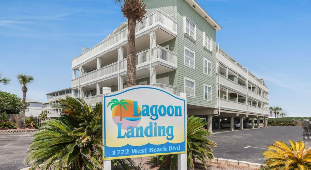 Lagoon Landing 202- Beautifully Decorated Condo With Balcony Pool Steps to Beach Lagoon