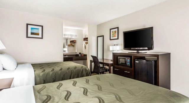 Четырёхместный номер Standard Quality Inn Lancaster