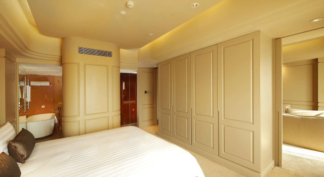 Elegant Hotel Shanghai Bund