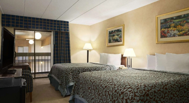 Четырёхместный номер Standard Days Inn by Wyndham Rock Falls