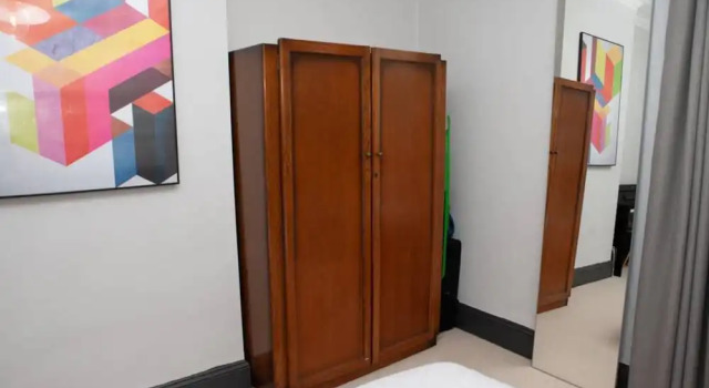 Spacious Victorian Flat in the Heart of Bristol, Забронировать Отель Отели Англии 3 звезды, 3*