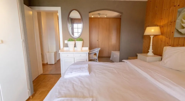 Cosy Family Chalet - up to 8 people, Prenota Chalet Hotel a Canton Vallese con parcheggio, Parcheggio