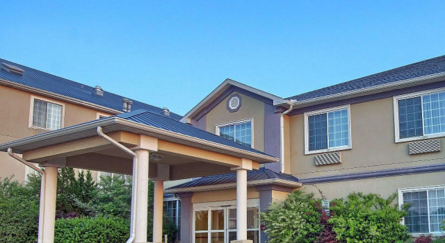 FairBridge Inn & Suites Cleburne, Buchen Sie Hotel Cleburne Dallas - Fort Worth und Umgebung