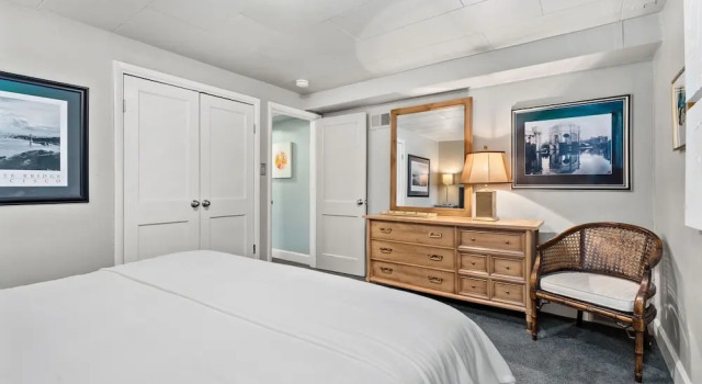 Mountain Ave Retreat - Walk to Old Town Fun!, Rezerwuj Hotel Hotele w Fort Collins z parkingiem, Parking