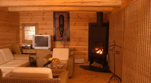 Akmenine Rezidencija, Book Hotel Hoteller i Trakai med parkering, Parkering
