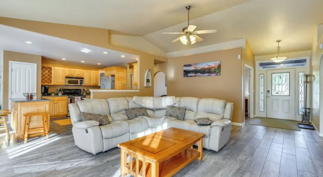 Patio & Grill: Family Home in Pueblo West, Varaa Lomakoti Pueblo West Colorado