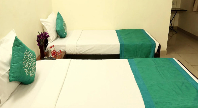 OYO Rooms Park Street Mullick Bazar, Забронировать Отель Отели Калькутты с бассейном, рядом с Mother Teresa's Motherhouse, Бассейн