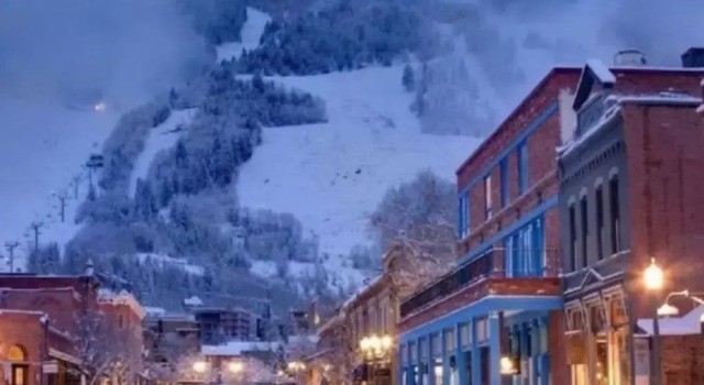 3 Bedroom Condo at Historic Lift 1A in Downtown Aspen