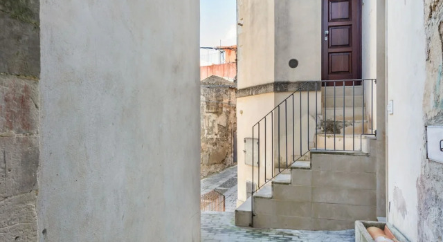 Vintage Holiday Home in Ragusa Ibla With Balcony, Book Vacation Home Hotels in Sicily with Parking, Parking