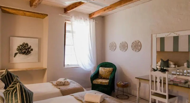 Elianthe Guesthouse, Забронировать Бутик-отель Отели Свеллендам с бассейном, рядом с NG Church Swellendam, Бассейн