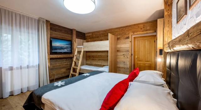 Четырёхместный номер Standard Hotel Olympie
