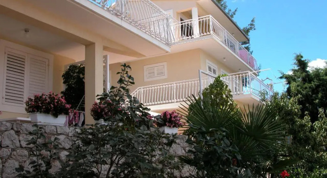 Antonio Apartments
