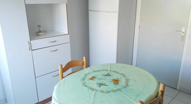 Apartment With 2 Bedrooms in Mèze, With Wonderful sea View, Furnished, Book Lejlighed Lejligheder i Étang de Thau, Lejlighed