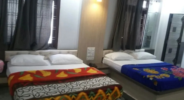 Hotel Divya palace & Restaurent, Забронировать Отель Отели штата Раджастхана с парковкой, Парковка