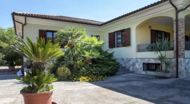 Alghero Villa Mistral per 7 persone Terrazza BBQ AC WiFi