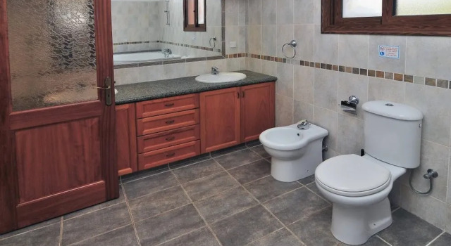 Вилла Impressive Large Villa Huge Heated Pool Garden