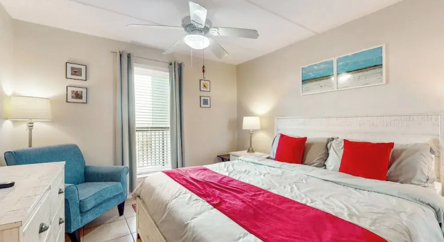 10th-floor 3BR Beachfront Condo w/ Views & Pool, Buchen Sie Ferienwohnung Hotels in Padre Island mit Pool, Schwimmbad