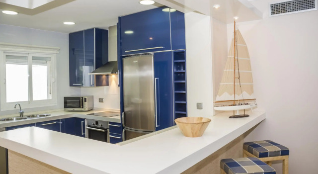 HB - Comfortable Beachfront Holiday Apartment