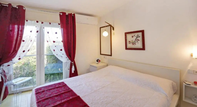 Villino Un Angolo Di Paradiso, Забронировать Отель Отели в центре Диано-Марина, в центре