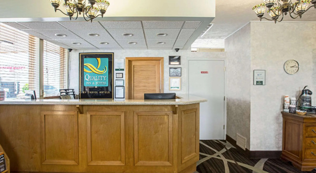 Quality Inn and Suites Council Bluffs, Rezerwuj Hotel Hotele w Omaha z basenem, Basen