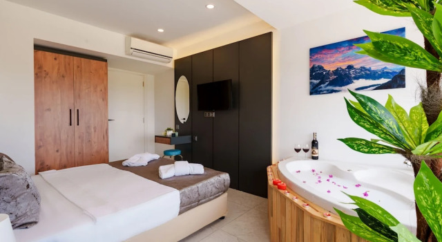 Mrt Suites Lara