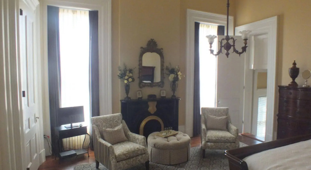 The Pepin Mansion Historic B&B, Book Bed and Breakfast New Albany Indiana